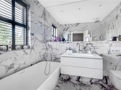Bedroom 1 - Ensuite
